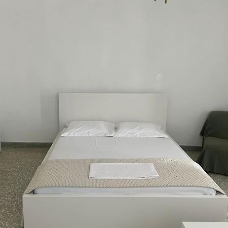 Cozy, Spacious, Newly Renovated Flat In Adamas المظهر الخارجي الصورة