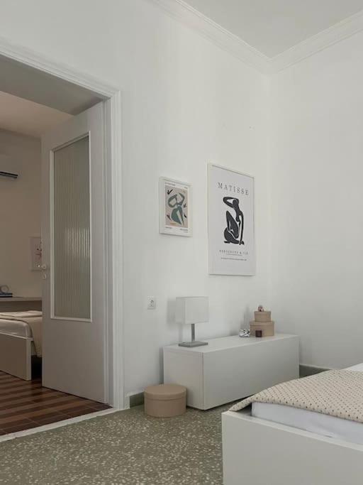 Cozy, Spacious, Newly Renovated Flat In Adamas المظهر الخارجي الصورة