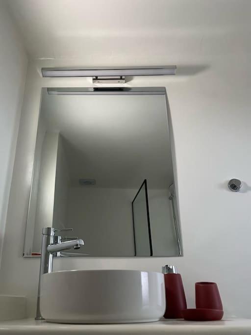 Cozy, Spacious, Newly Renovated Flat In Adamas المظهر الخارجي الصورة