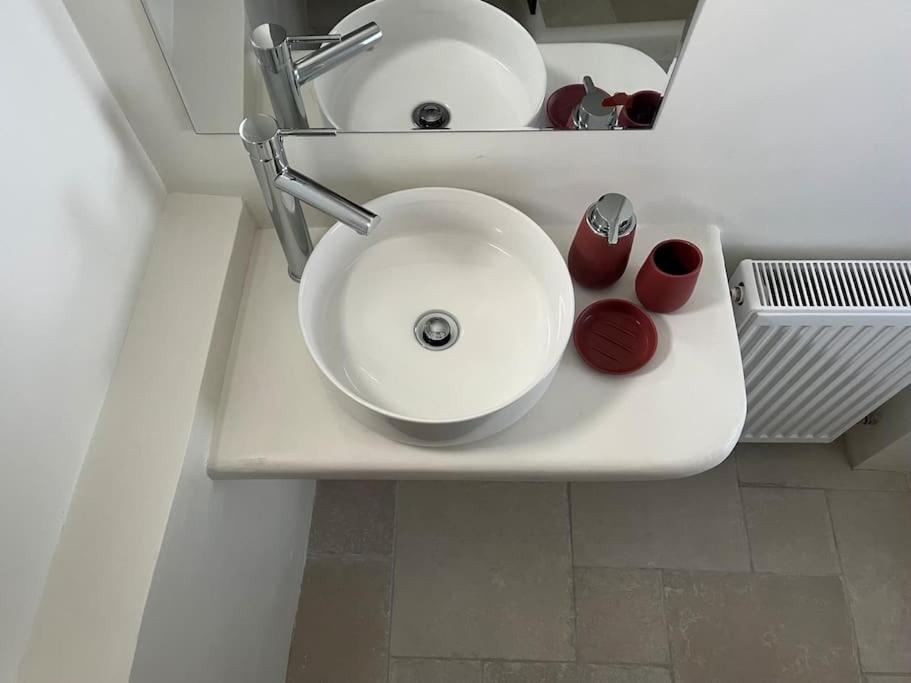 Cozy, Spacious, Newly Renovated Flat In Adamas المظهر الخارجي الصورة